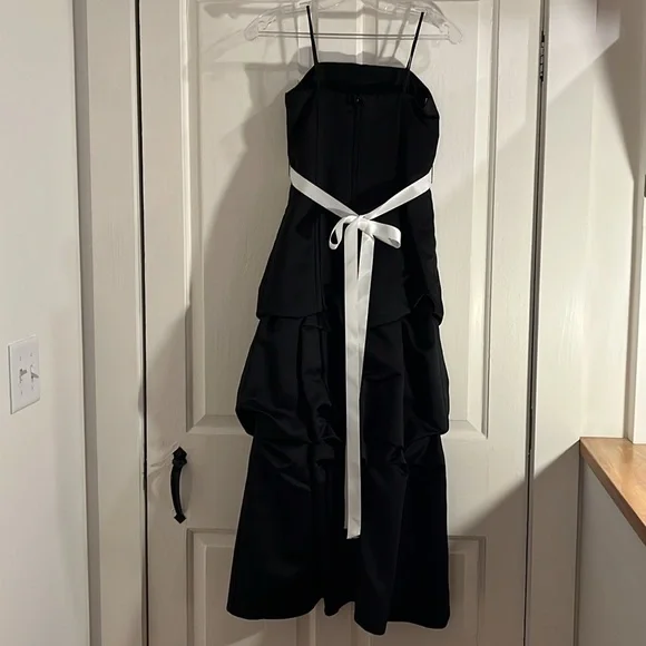 Forever Yours Junior Bridesmaid Black Dress with white accent, size 14  girls - greenwatershopping.com